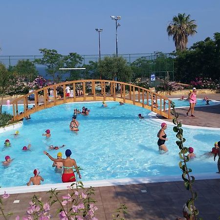 Villaggio Marinella Direttamente Sul Mare Isola Di Capo Rizzuto Dış mekan fotoğraf